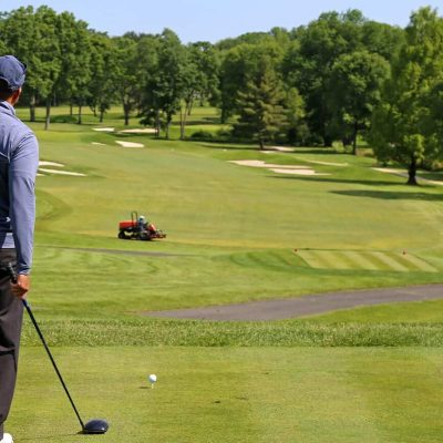 golfer-waiting-1540x866-1
